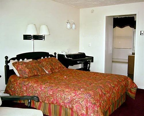 Continental Inn Cheboygan Esterno foto