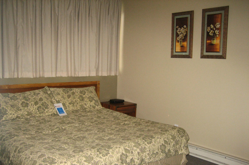 Continental Inn Cheboygan Esterno foto